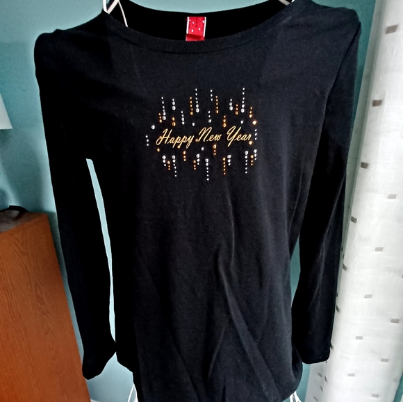 EUC Target Brand "Happy New Year" Long Sleeve Shirt - Women's Size Small - Picture 2 of 5